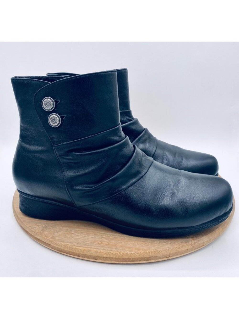 Abeo Boots Womens 10 Black Leather Ankle Ruched Cottage Boho Button